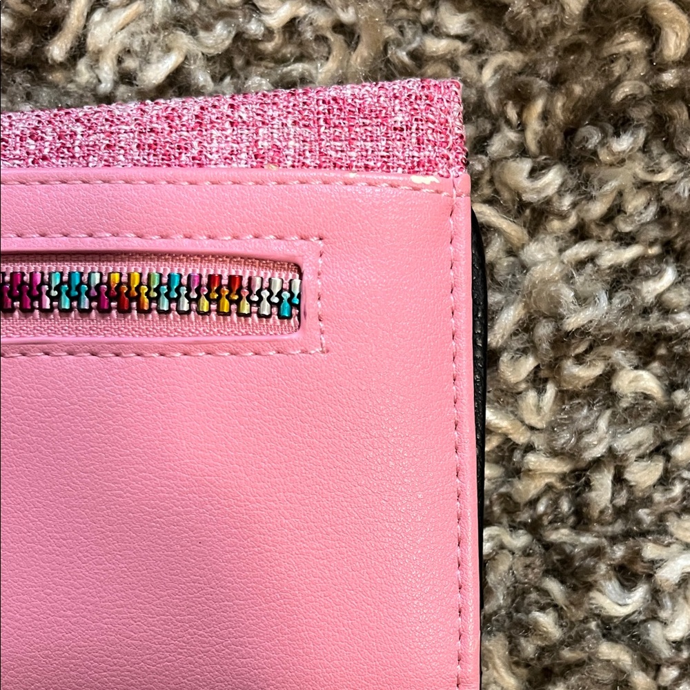 Luna Lovegood Loungefly 'Exceptionally Ordinary' Clutch Wallet - Picture 7 of 8